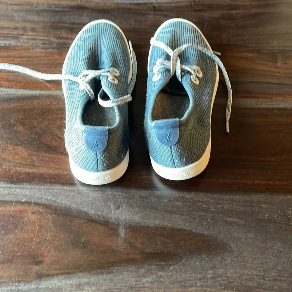 Allbirds - Picture 3 of 4